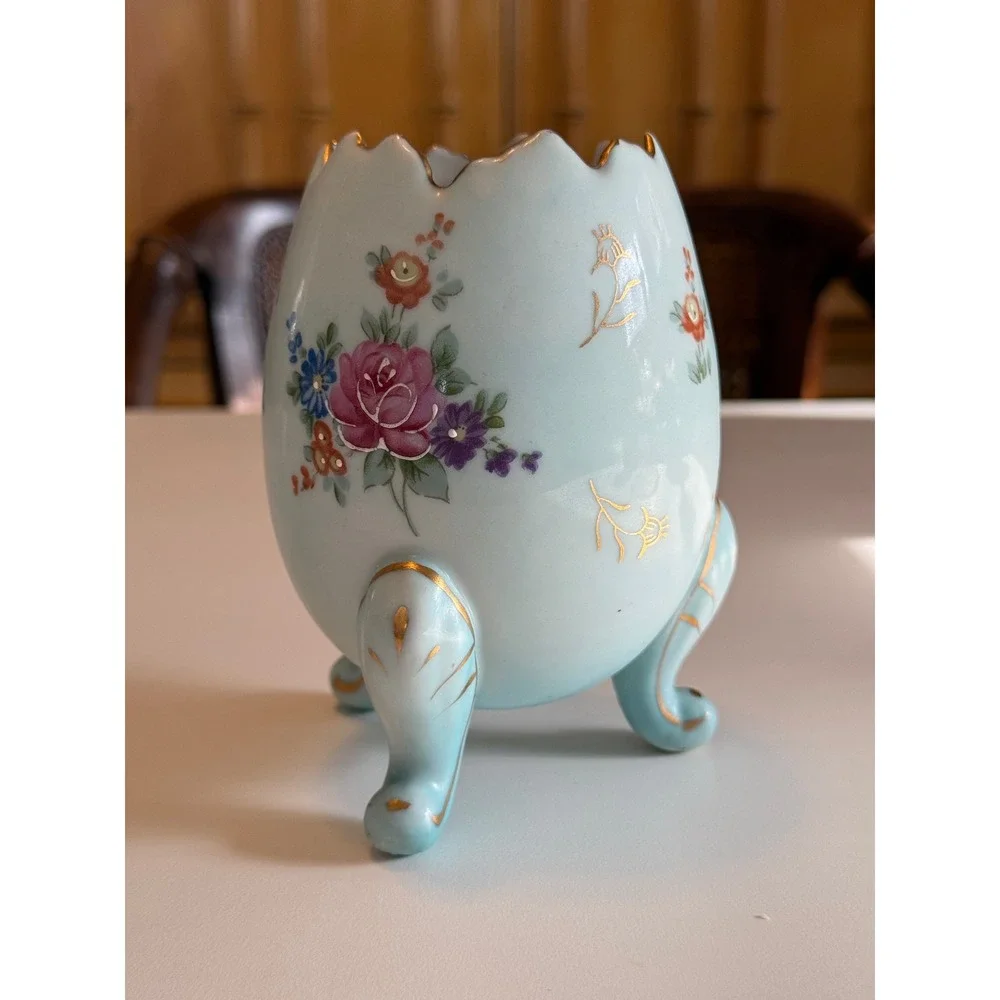 Vintage Porcelain Egg Footed Vase Blue Floral Gold Gilt Cracked Rim‎ 73010 5.5in
